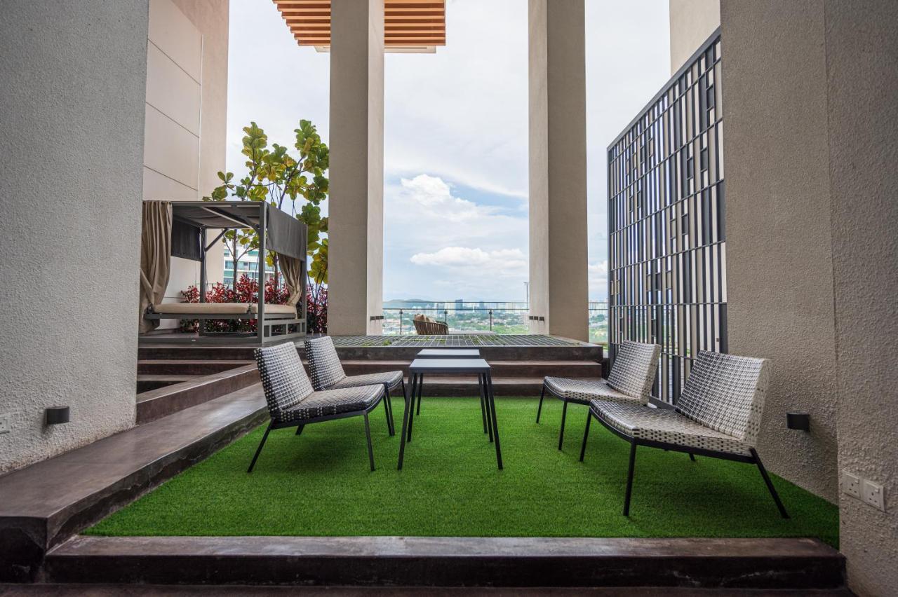 פטלין ג'איה Highpark Suites By Airhost מראה חיצוני תמונה